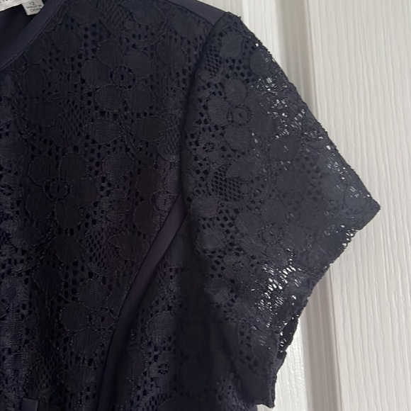 Navy blue lace dress with short sleeves - Picture 4 of 7